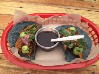 TAQUITO DE CHAMORRO CON CHILHUAQUE